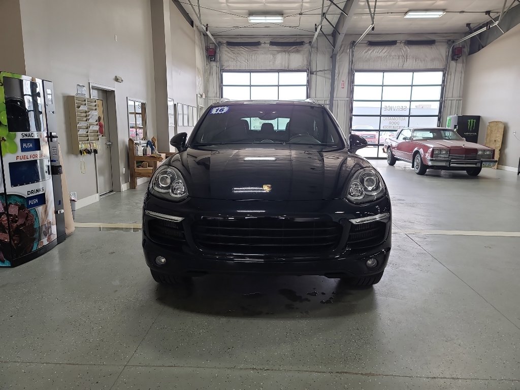 Used 2016 Porsche Cayenne Diesel image 3