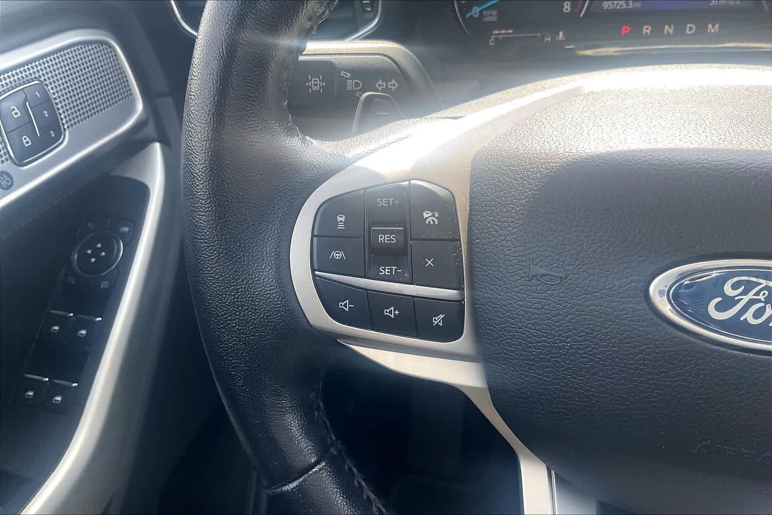 Used 2021 Ford Explorer Limited AWD/4WD image 23