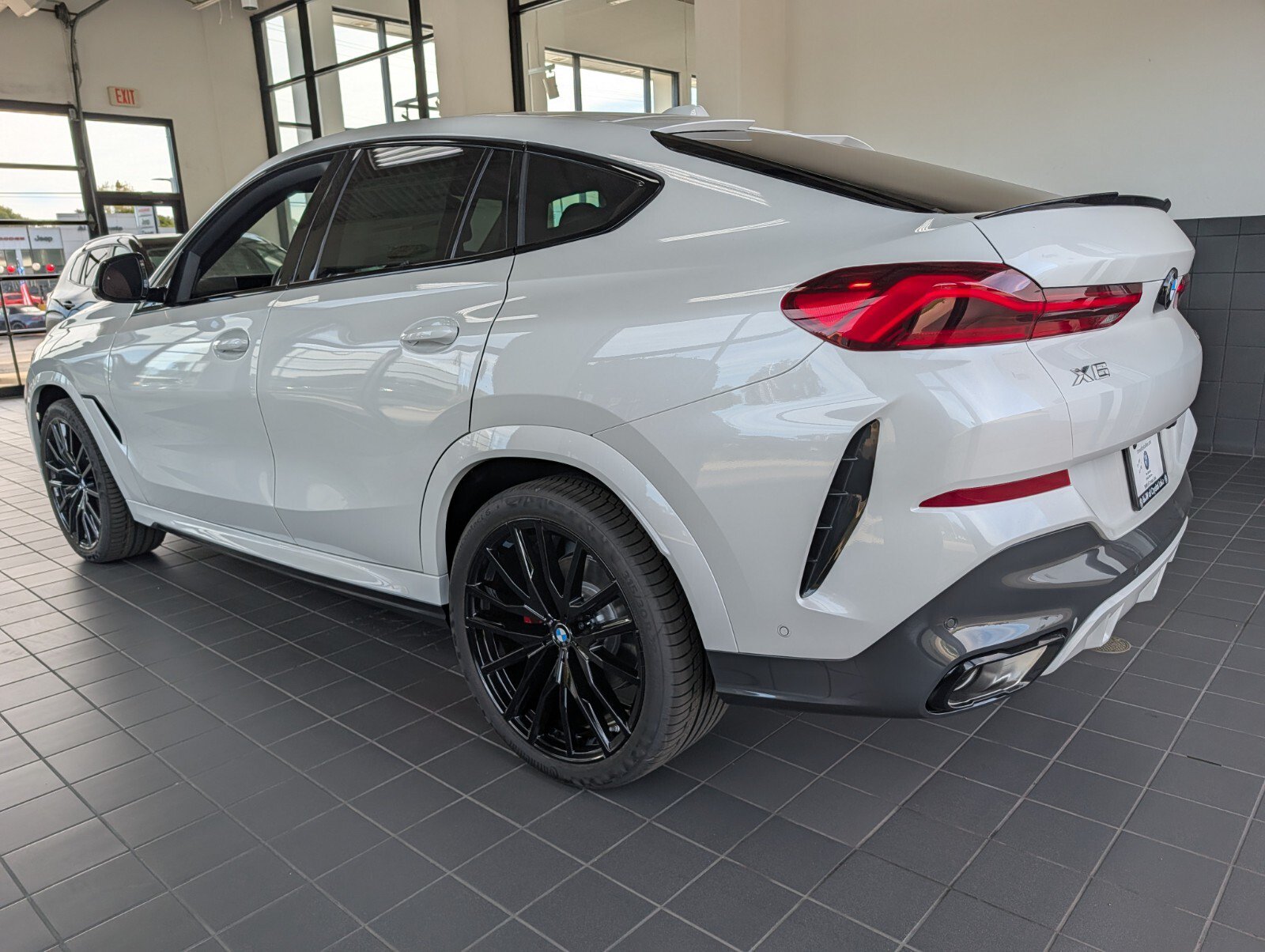 New 2027 BMW X6 xDrive40i w/ Climate Comfort Package AWD/4WD image 6