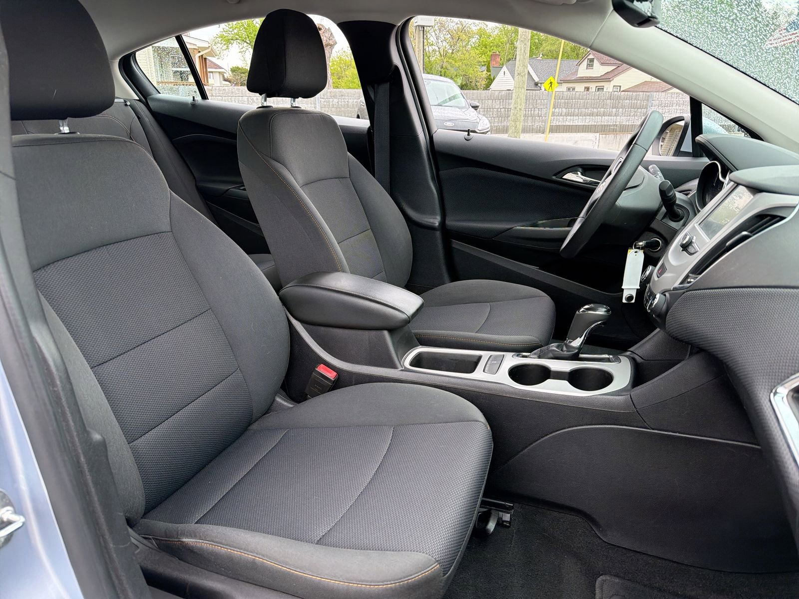Used 2017 Chevrolet Cruze LS FWD image 25
