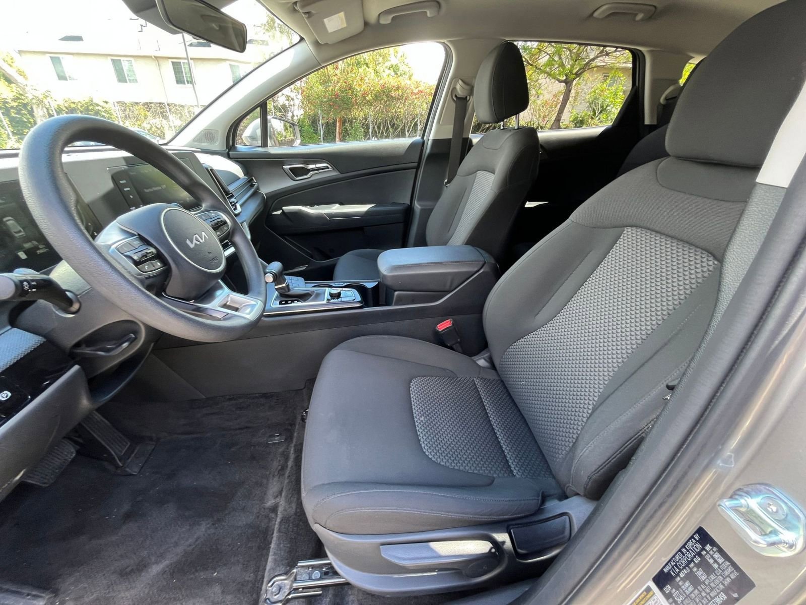 Used 2025 Kia Sportage LX FWD image 25