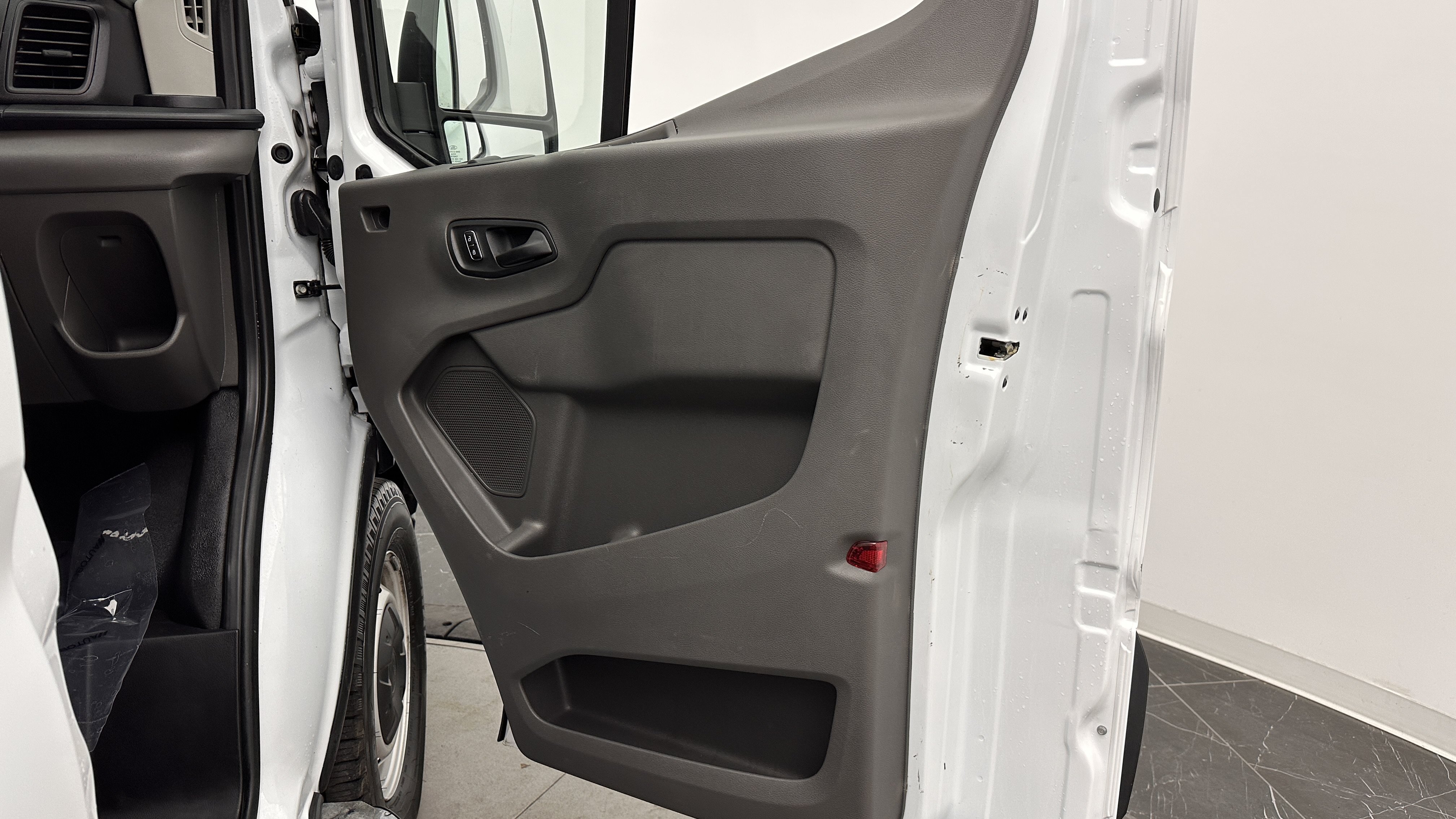 Used 2025 Ford Transit 250 Low Roof w/ Exterior Upgrade Package RWD image 25