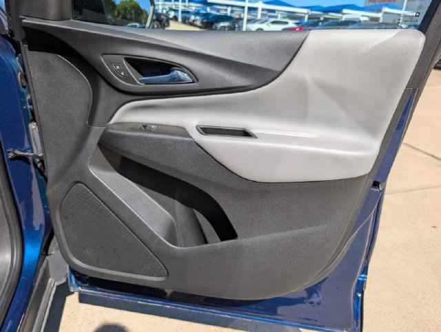 Used 2022 Chevrolet Equinox LS FWD image 44