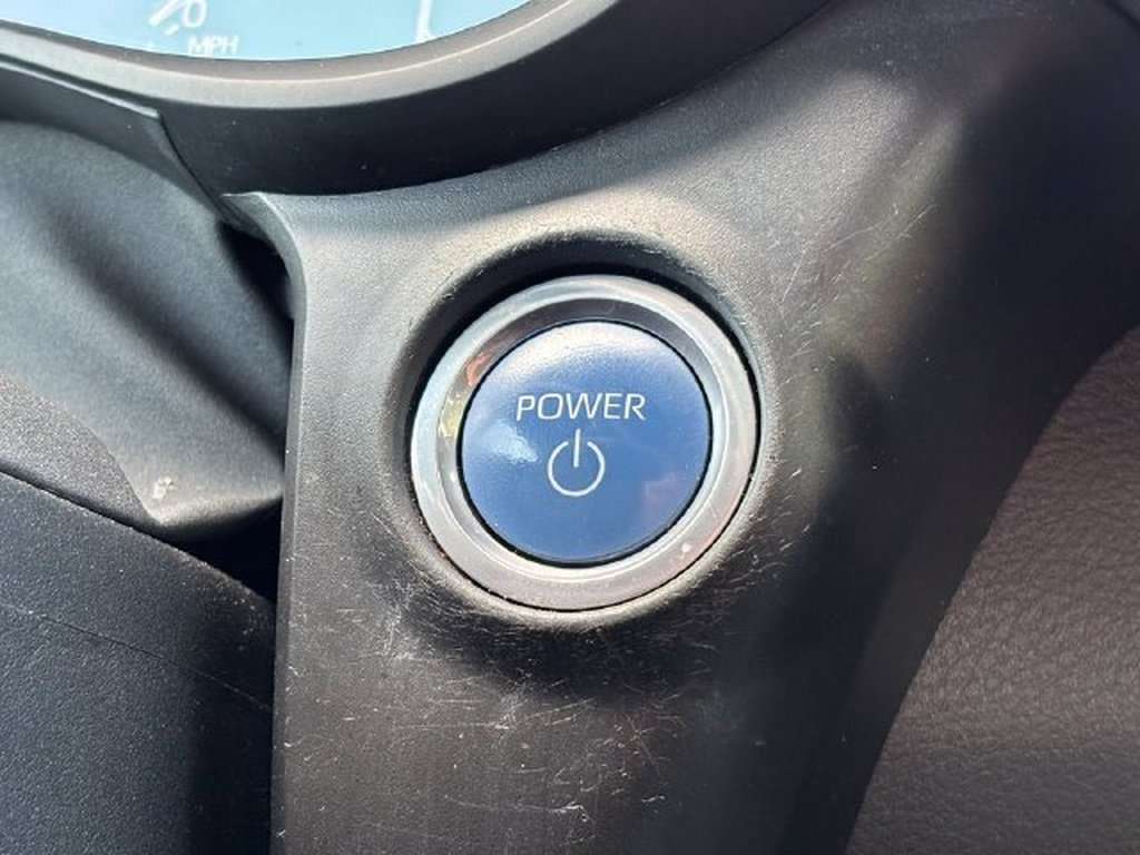Certified 2024 Toyota Sienna XSE FWD image 25