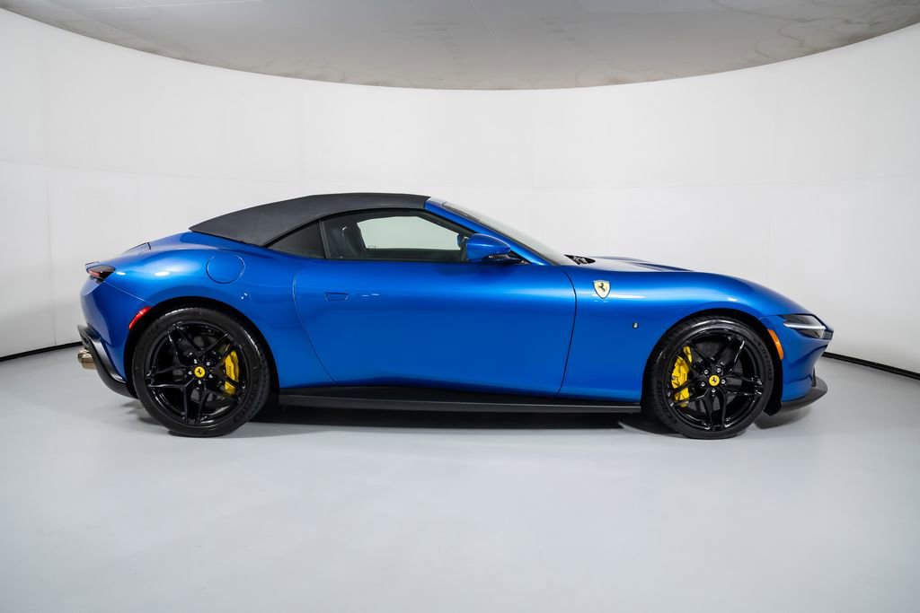 Used 2025 Ferrari Roma Spider RWD image 20