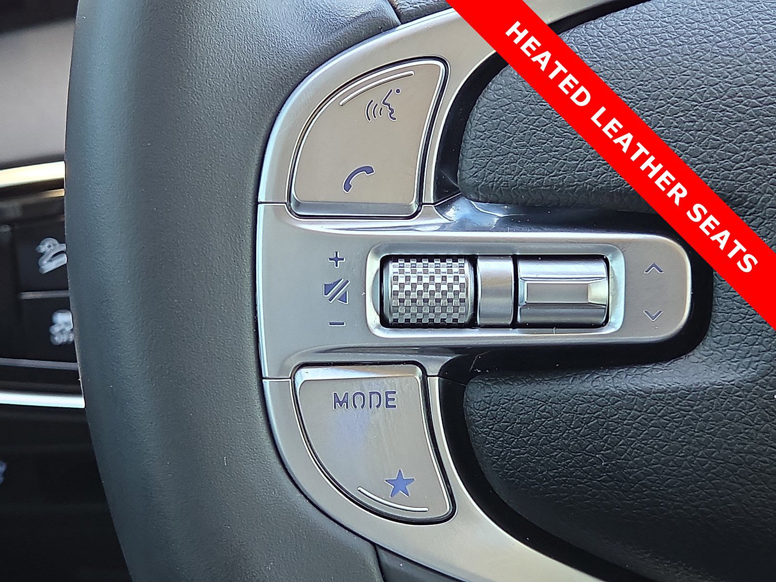 Used 2025 Genesis GV70 2.5T AWD/4WD image 21