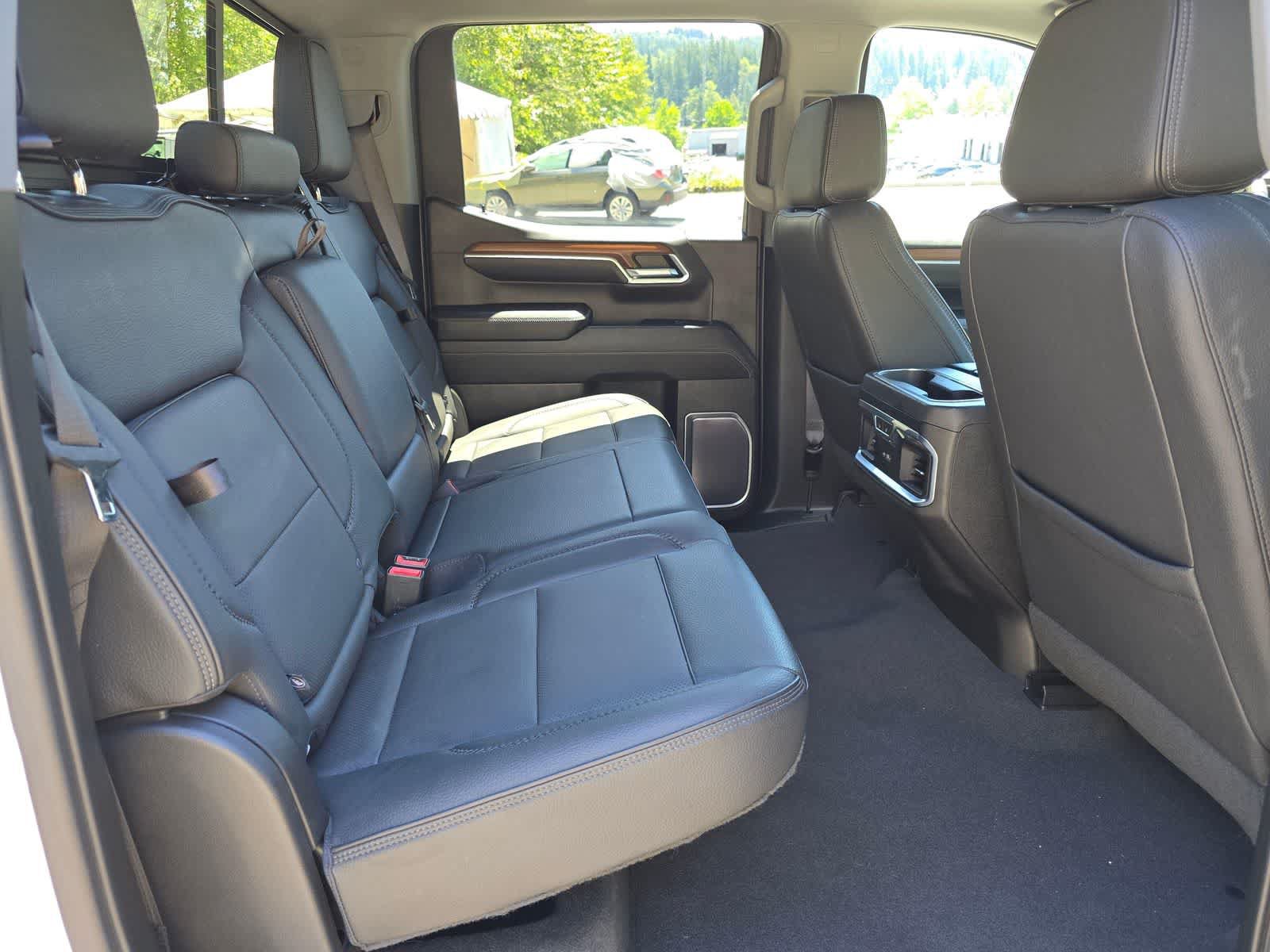 Used 2023 GMC Sierra 1500 Denali w/ Denali Reserve Package AWD/4WD image 13