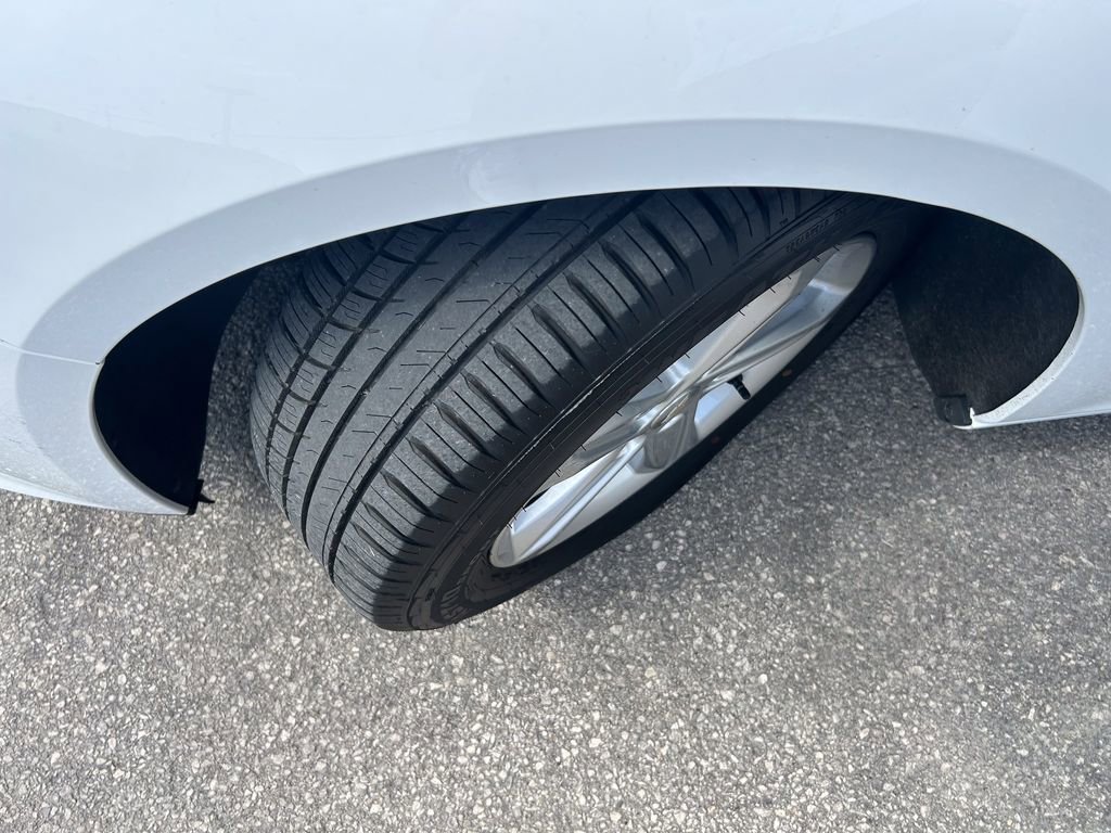 Used 2022 Chevrolet Malibu LS image 35
