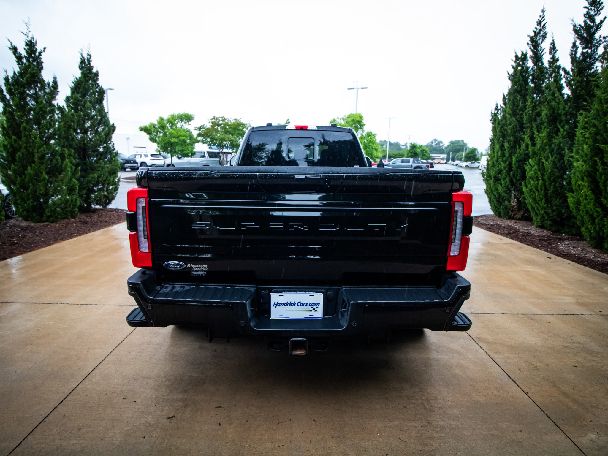 Used 2025 Ford F450 Platinum w/ FX4 Off-Road Package AWD/4WD image 9