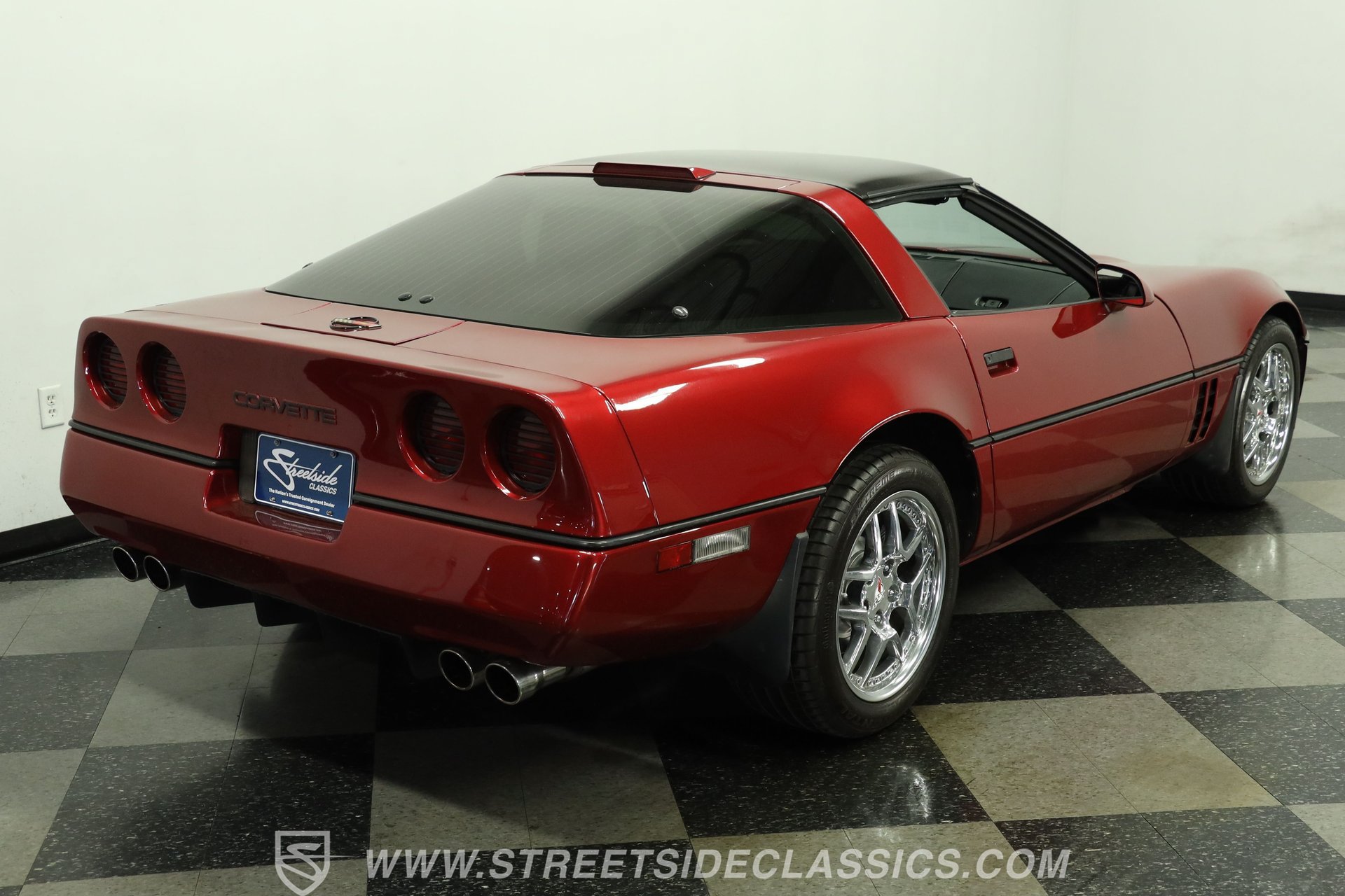 Used 1990 Chevrolet Corvette Coupe RWD image 11