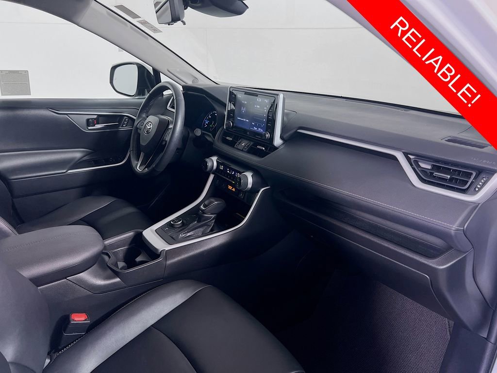 Used 2021 Toyota RAV4 XLE Premium image 30