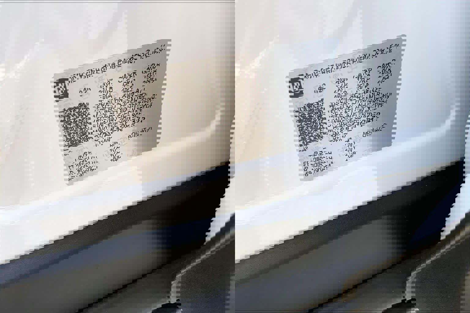 Used 2023 GMC Terrain SLE w/ Driver Convenience Package image 33