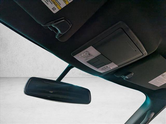 Used 2015 Ford Explorer XLT w/ Equipment Group 202B FWD image 21
