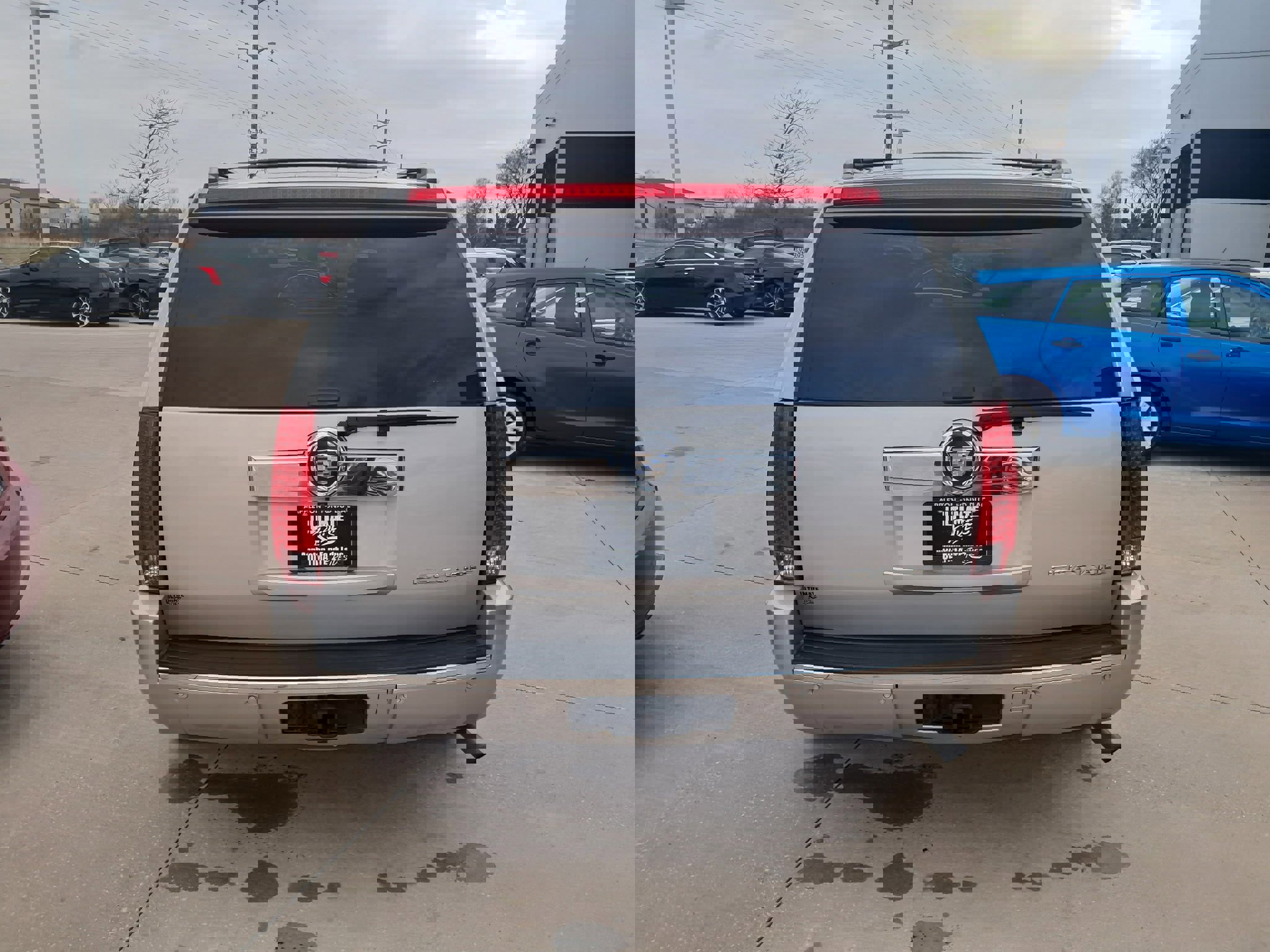 Used 2009 Cadillac Escalade 4WD Hybrid image 2