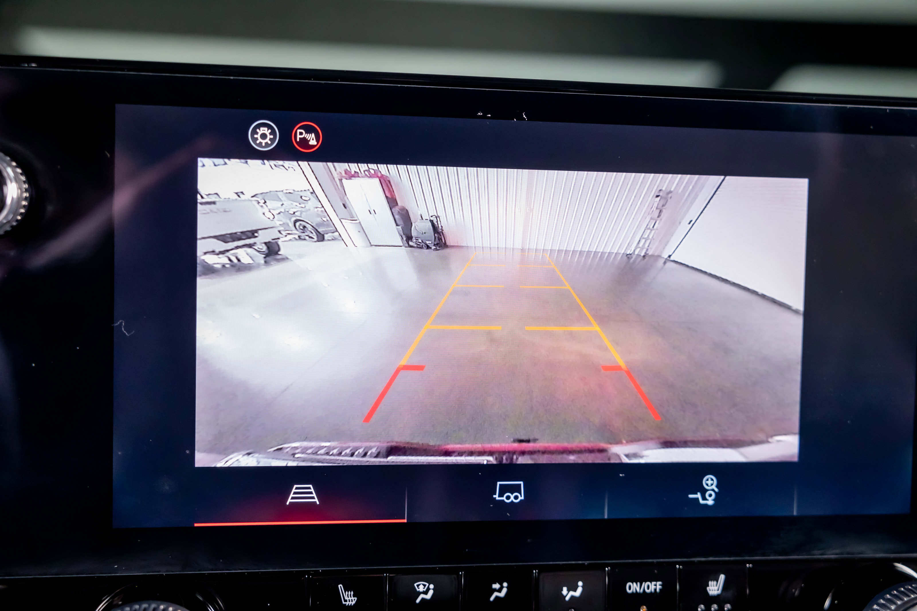 Used 2026 GMC Canyon AT4 w/ Nightfall Essentials Package image 9