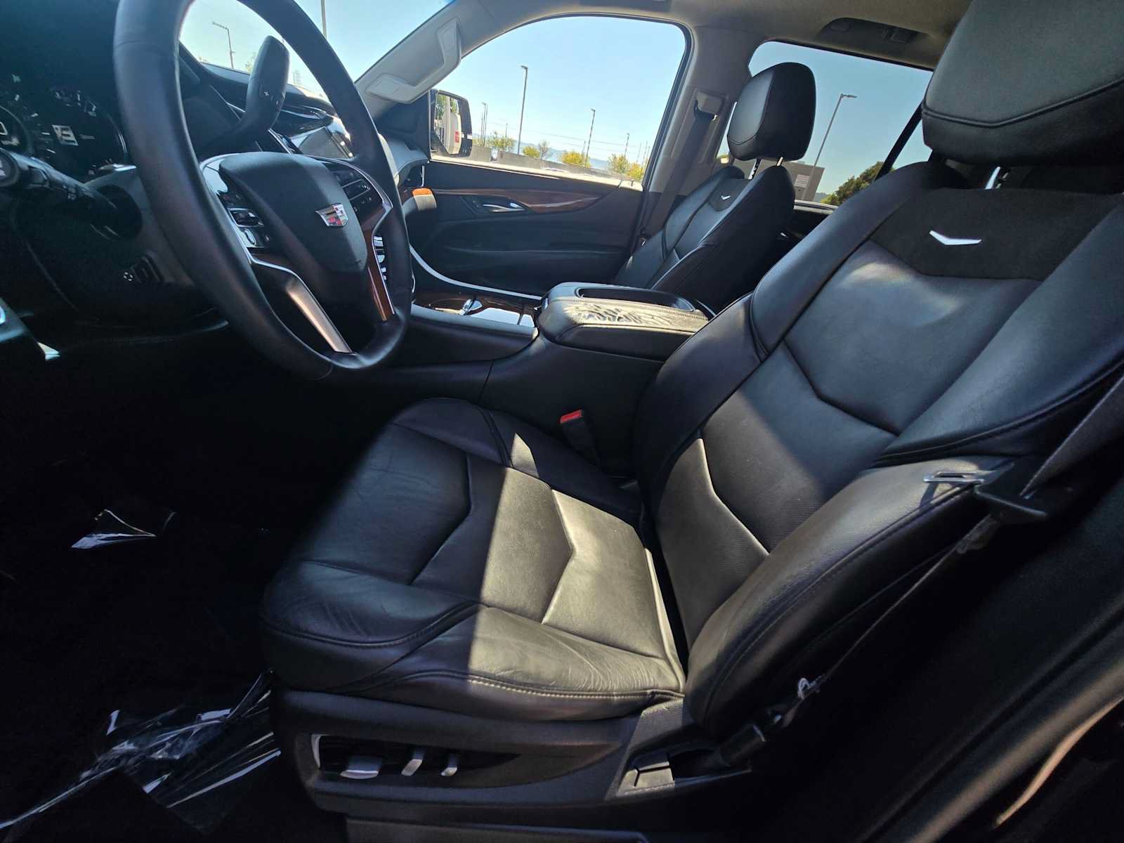 Used 2017 Cadillac Escalade Premium Luxury AWD/4WD image 24