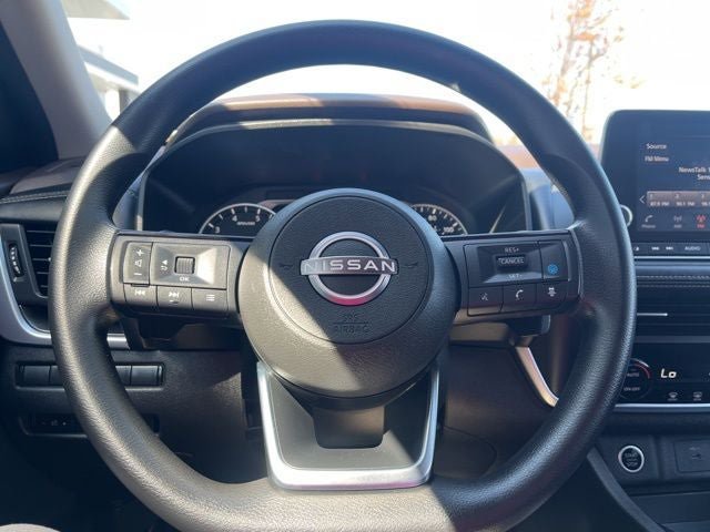 Used 2023 Nissan Rogue SV FWD image 26