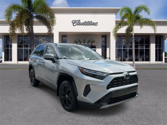 Used 2024 Toyota RAV4 SE image 3