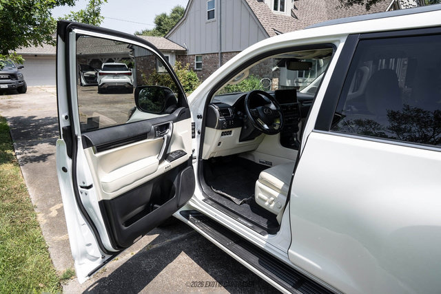 Used 2023 Lexus GX 460 Luxury w/ Sport Design Package AWD/4WD image 33
