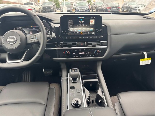New 2025 Nissan Pathfinder SL image 21