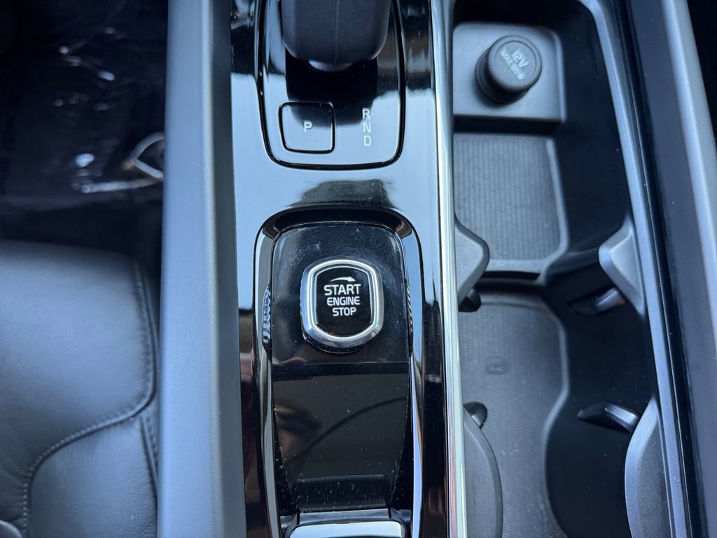 Certified 2024 Volvo XC60 B5 Core w/ Protection Package Premier AWD/4WD image 17