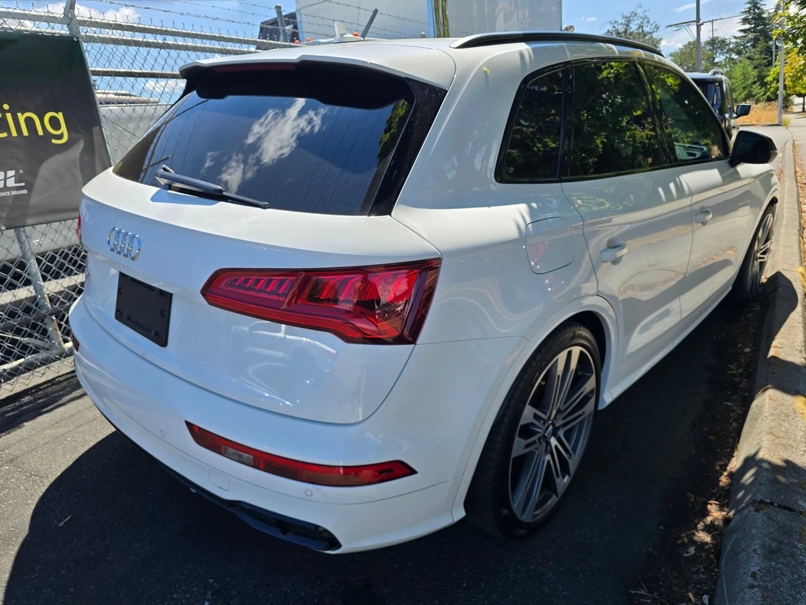 Used 2019 Audi SQ5 Premium Plus w/ Premium Plus Package AWD/4WD image 4