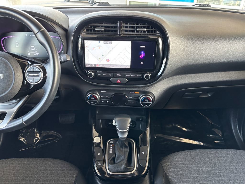Used 2023 Kia Soul EX image 13