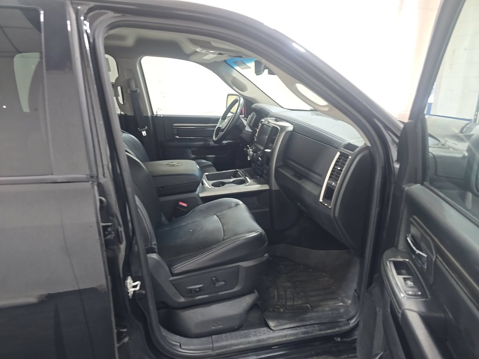 Used 2017 RAM 1500 Sport w/ Black Ram 1500 Sport Group AWD/4WD image 10