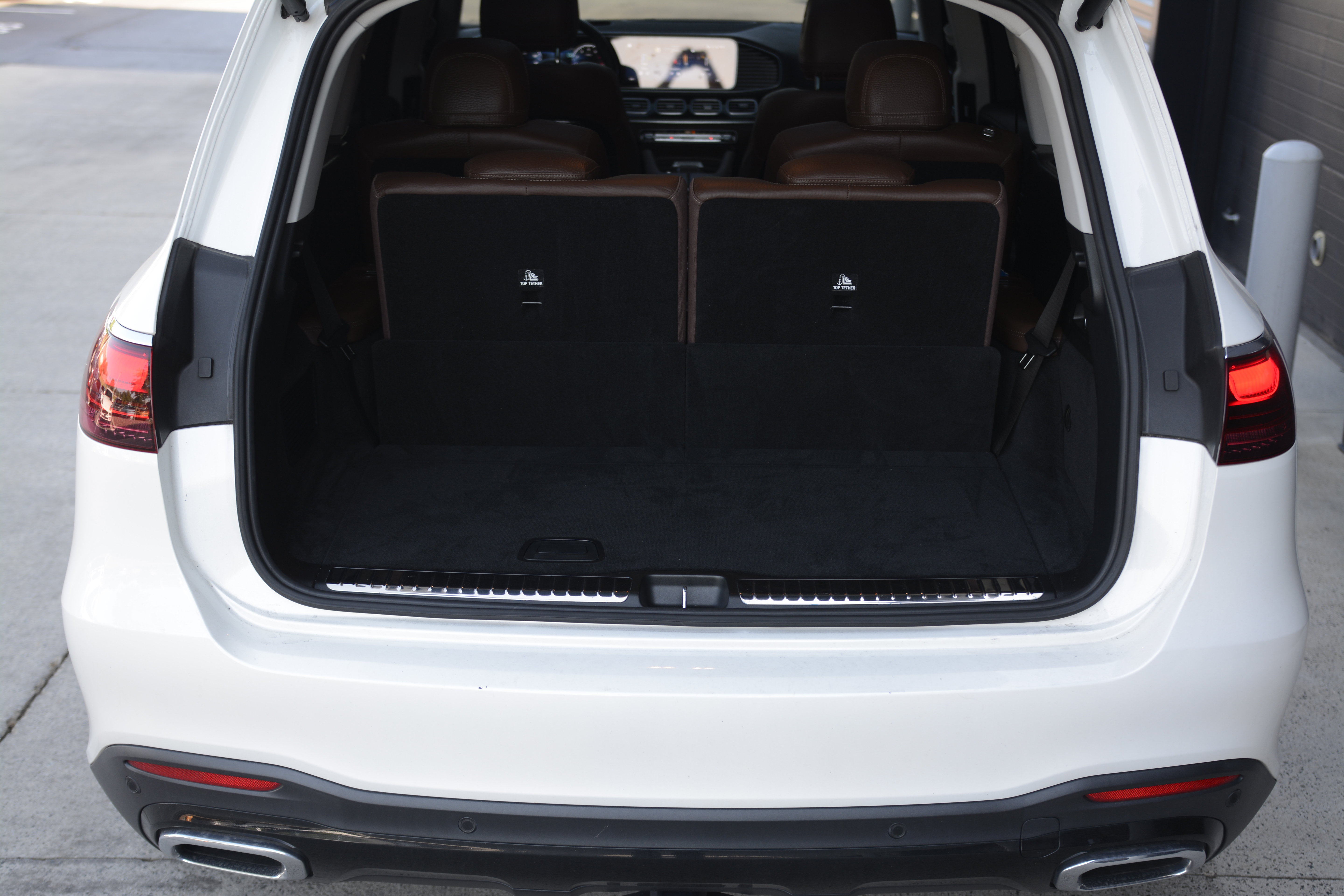 Used 2024 Mercedes-Benz GLS 450 4MATIC image 39