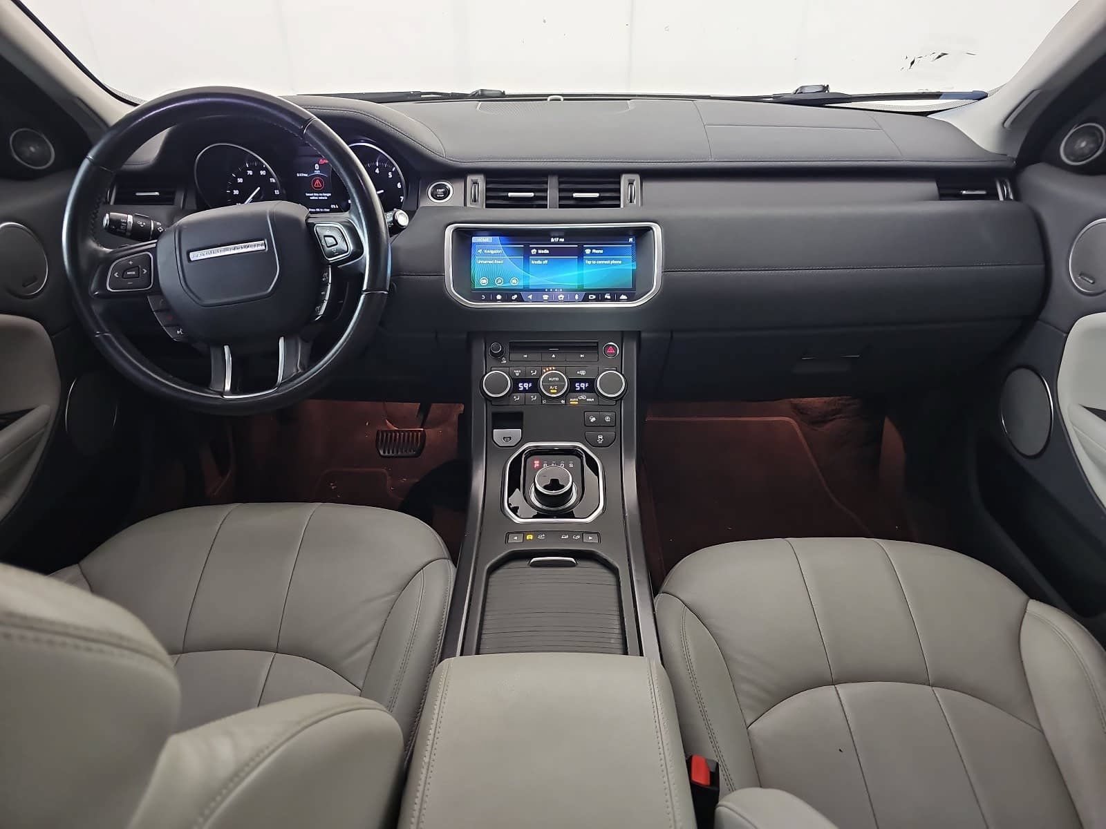 Used 2018 Land Rover Range Rover Evoque SE AWD/4WD image 11