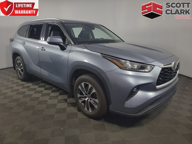 Used 2020 Toyota Highlander XLE AWD/4WD image 1