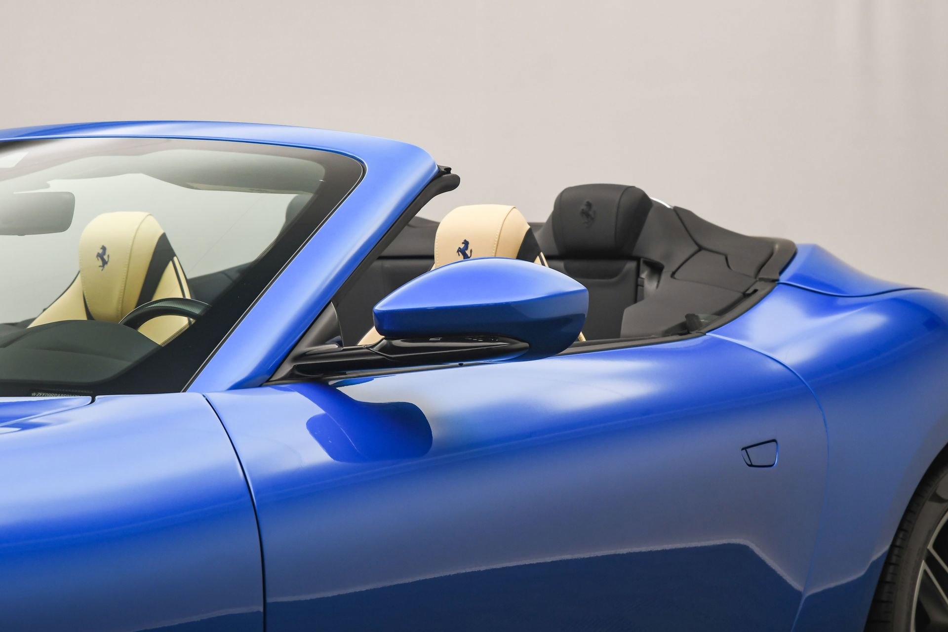 Used 2025 Ferrari Roma Spider image 11