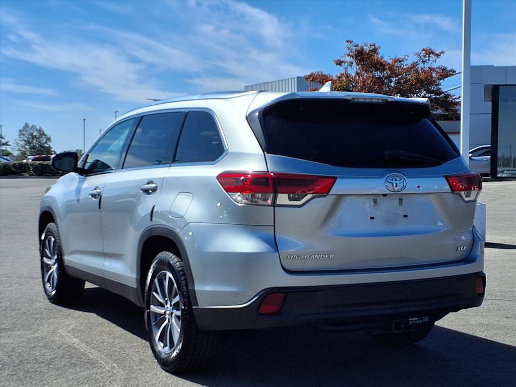 Used 2019 Toyota Highlander XLE image 4