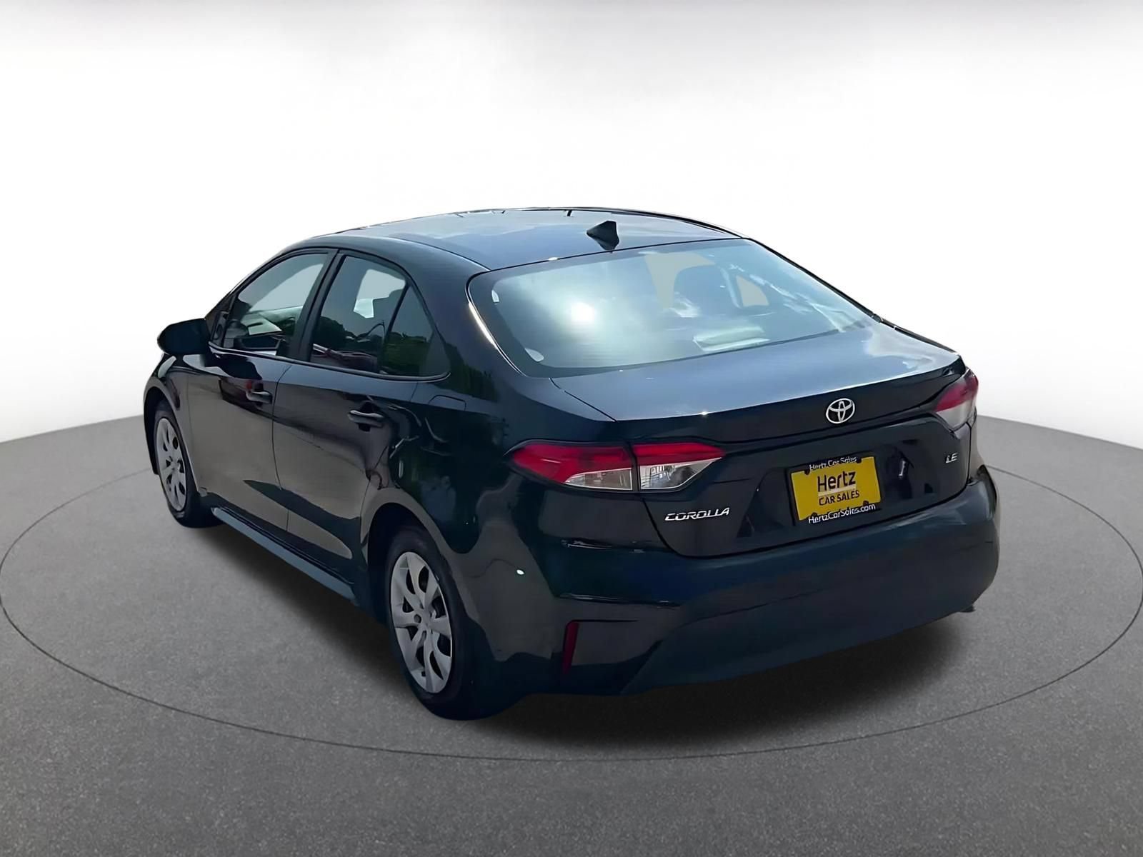 Used 2025 Toyota Corolla LE FWD image 11