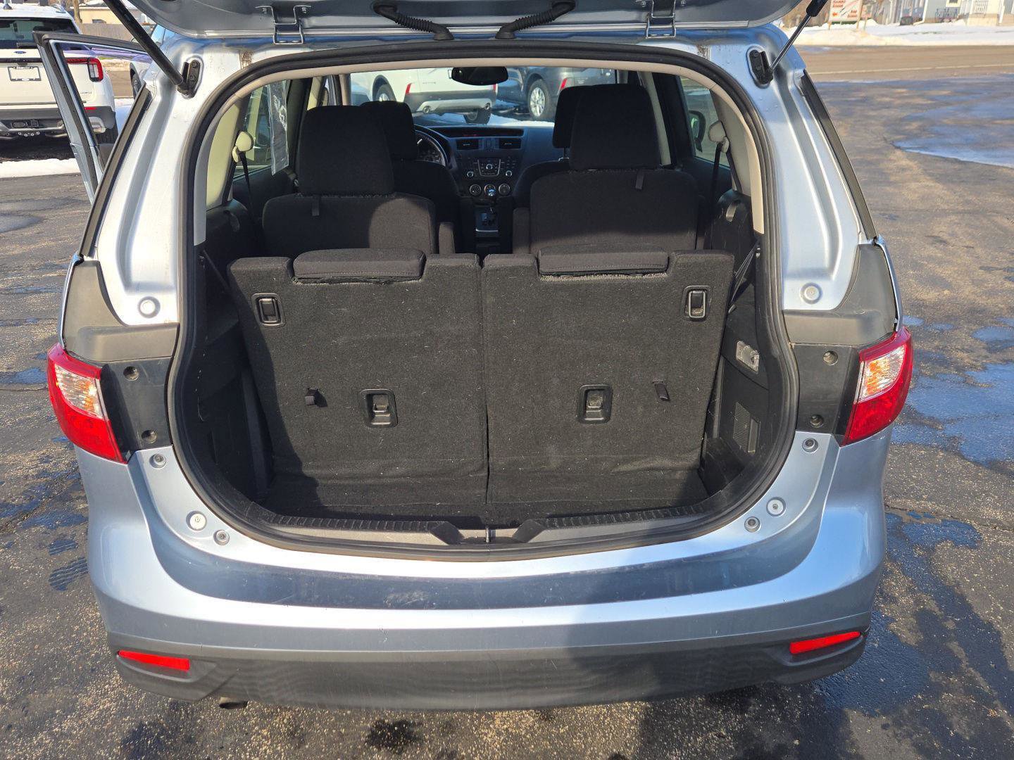 Used 2012 MAZDA MAZDA5 Touring w/ Moonroof & Audio Pkg image 23