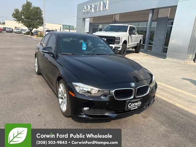 Used 2014 BMW 320i Sedan RWD image 3