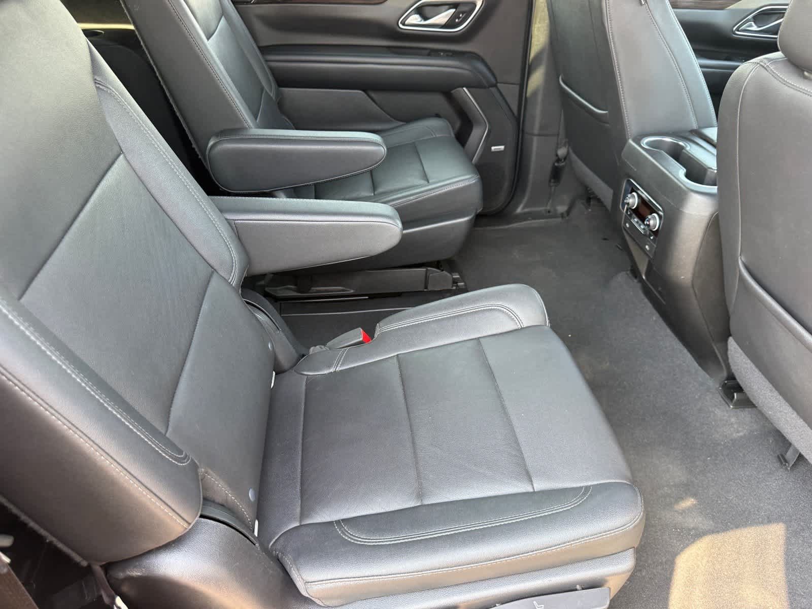 Used 2022 Chevrolet Suburban Z71 w/ Z71 Off-Road Package AWD/4WD image 30