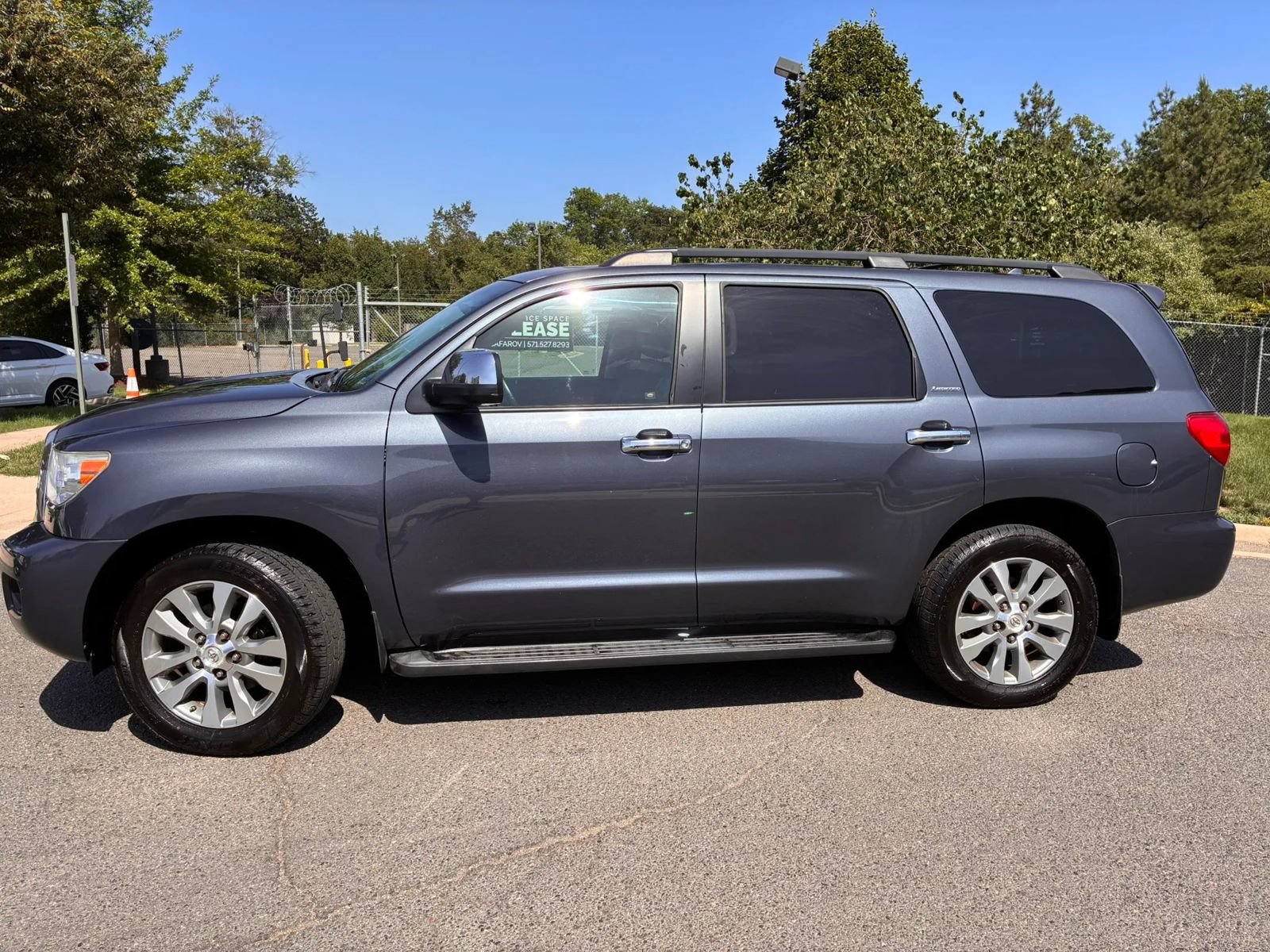 Used 2010 Toyota Sequoia Limited AWD/4WD image 3
