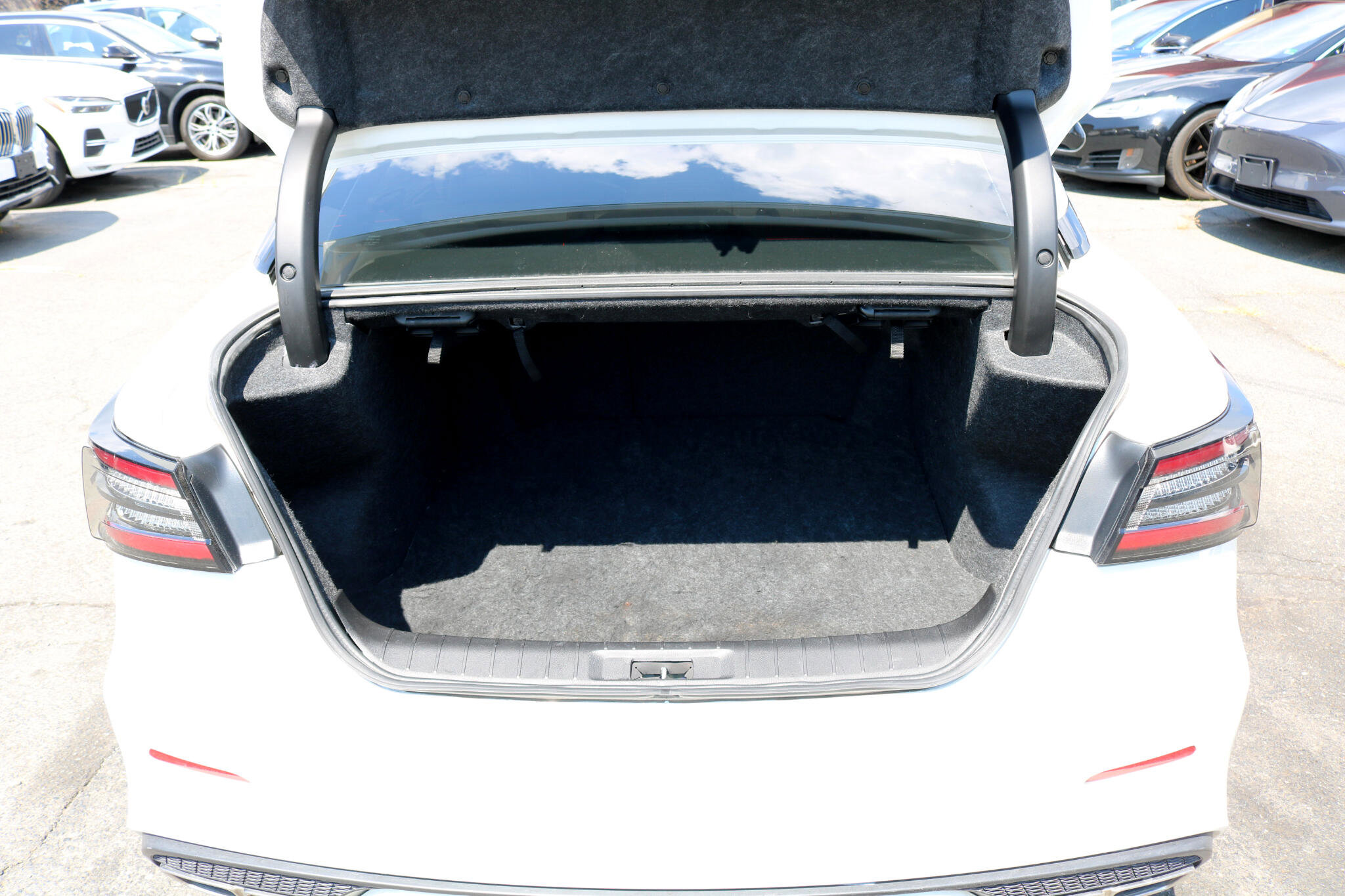 Used 2022 Nissan Maxima SV w/ Floor Mat Group image 30