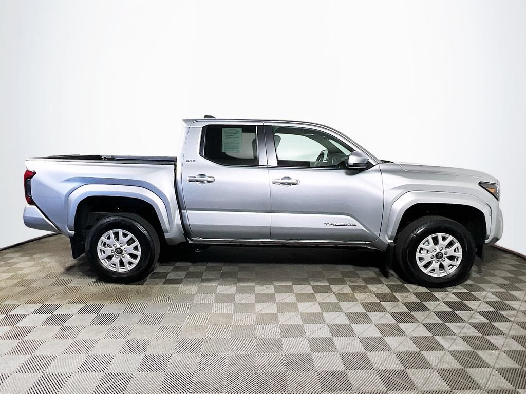 Certified 2025 Toyota Tacoma SR5 AWD/4WD image 8
