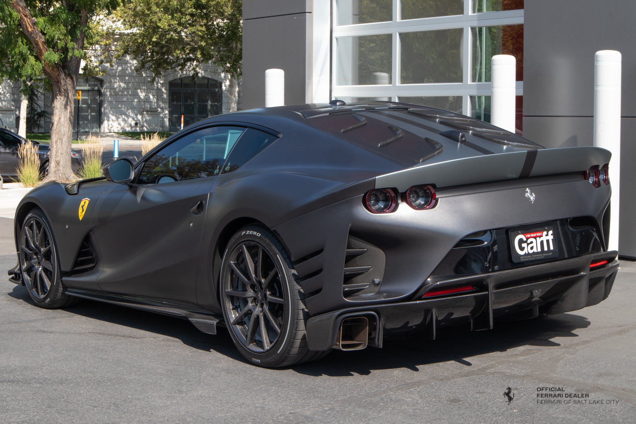 Used 2023 Ferrari 812 Competizione RWD image 4