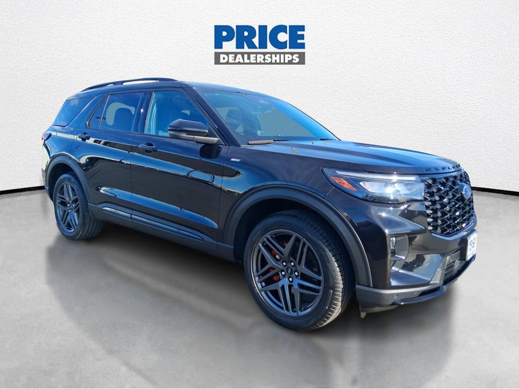 Certified 2025 Ford Explorer ST-Line w/ ST-Line Street Pack image 1
