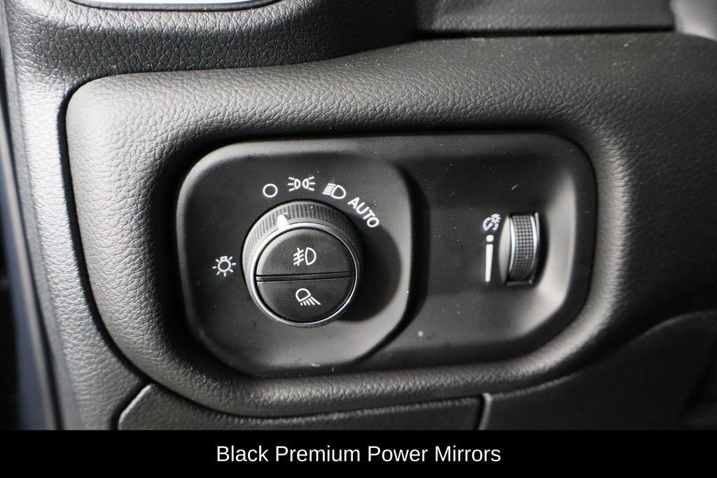 New 2026 RAM 1500 4x4 Crew Cab image 23