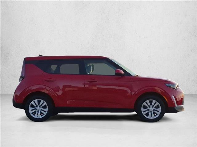 Used 2025 Kia Soul LX FWD image 4