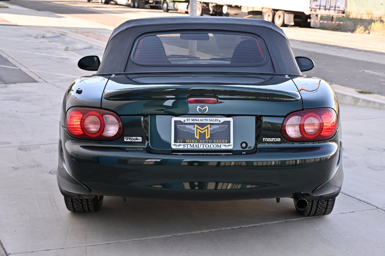 Used 2002 MAZDA MX-5 Miata RWD image 9