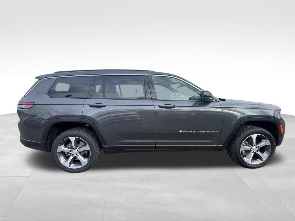New 2026 Jeep Grand Cherokee L Limited w/ Luxury Tech Group II AWD/4WD image 16