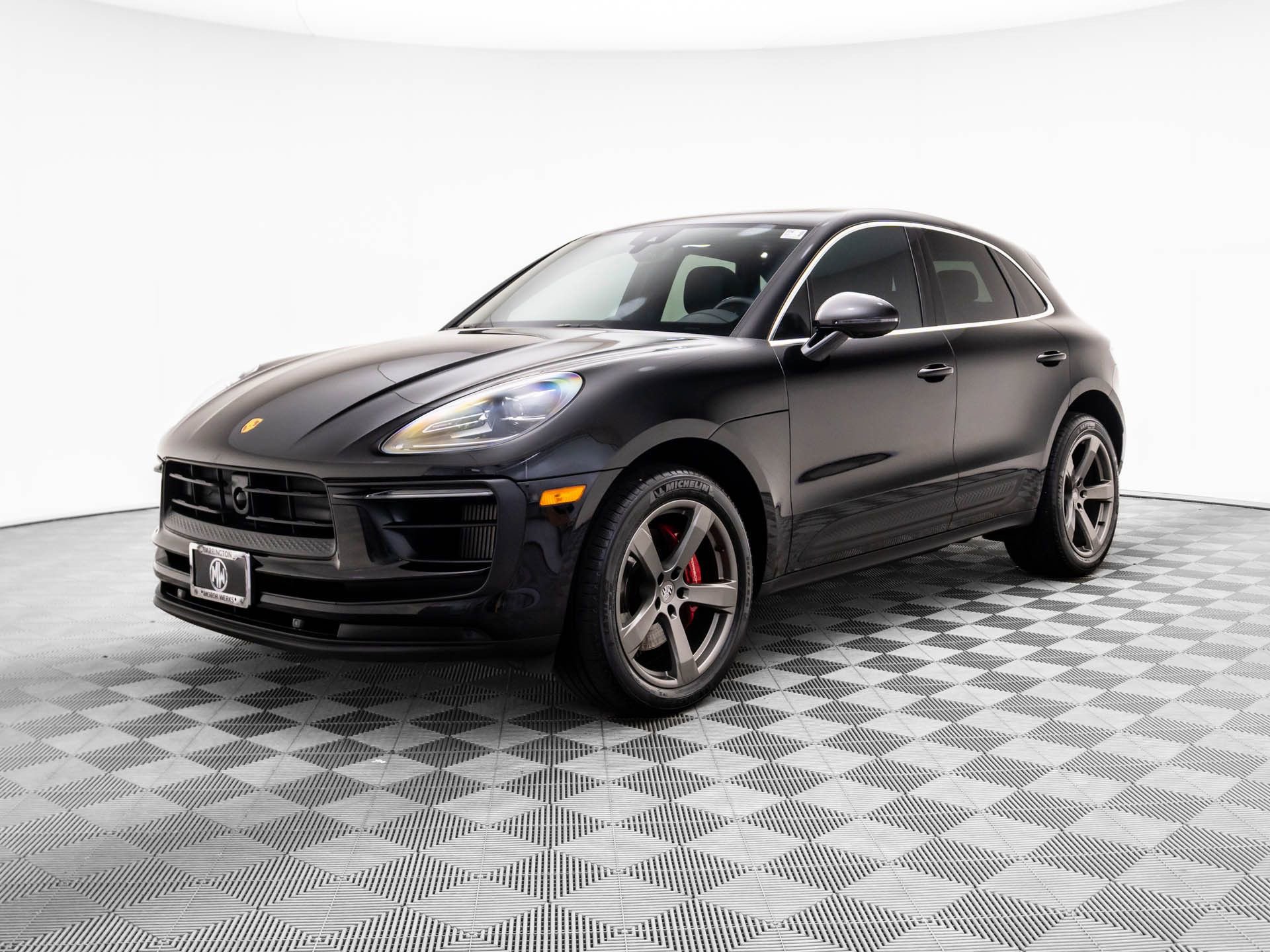 Certified 2023 Porsche Macan S image 1