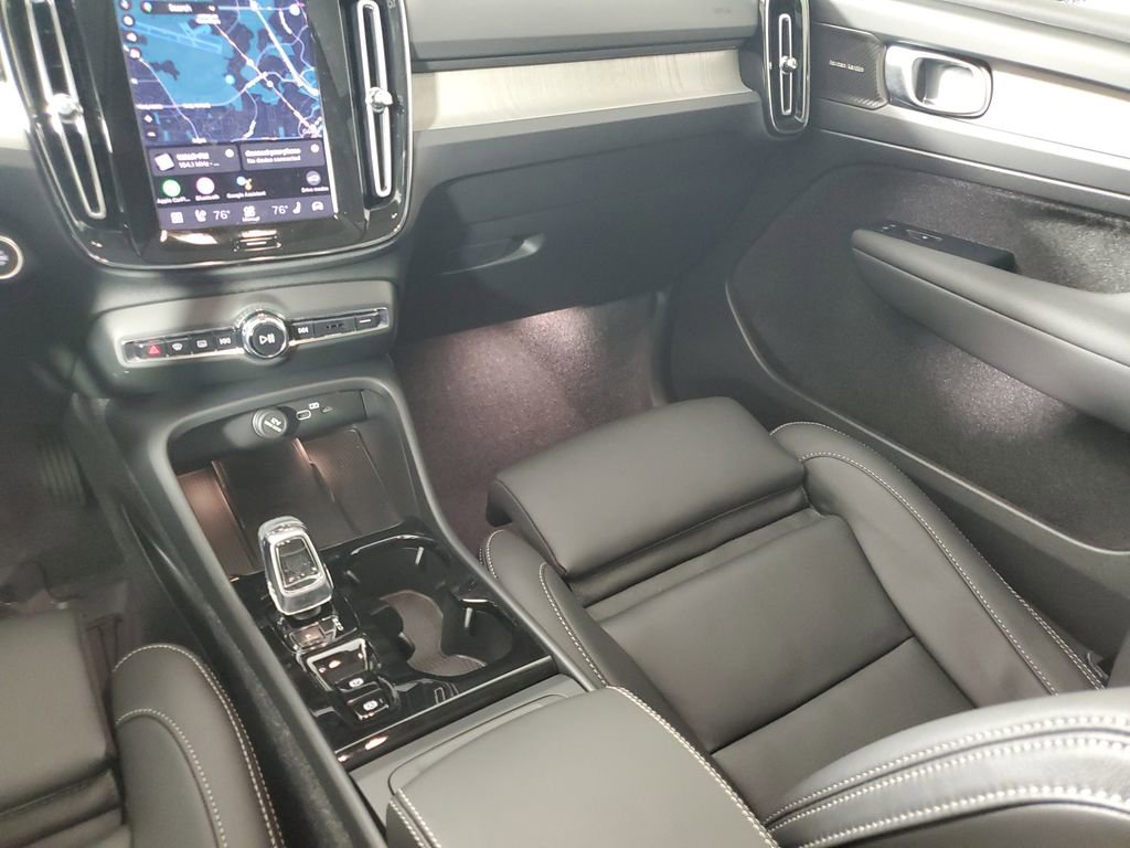 Used 2026 Volvo XC40 B5 Ultra w/ Protection Package Premier image 19