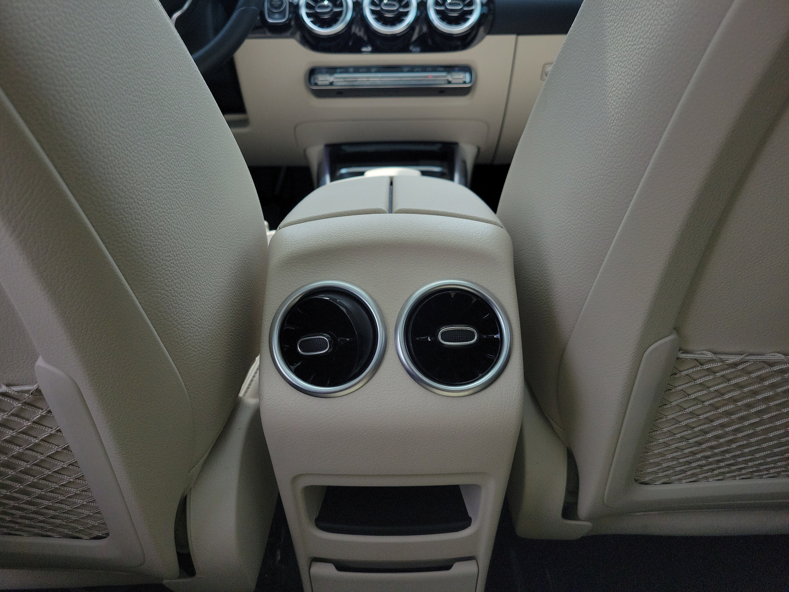 Used 2022 Mercedes-Benz GLA 250 4MATIC image 11
