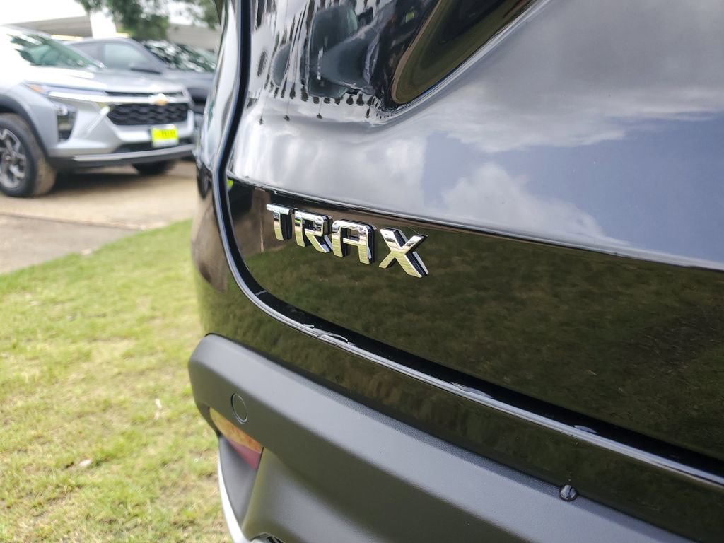 New 2026 Chevrolet Trax LT w/ Sunroof Package image 7